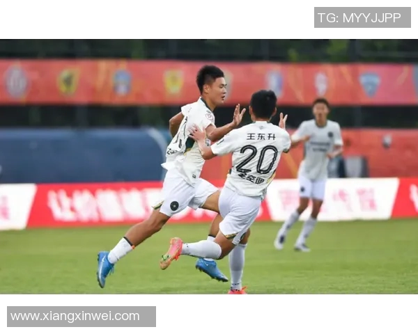 成都篮球队在世界锦标赛积分榜上以98分稳居第一名展现强劲实力