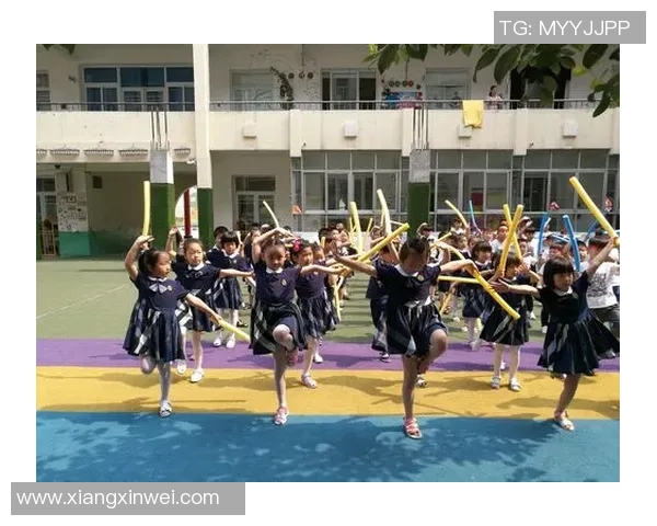 杨娜专访：从青涩球员到篮球女神的成长之路回顾